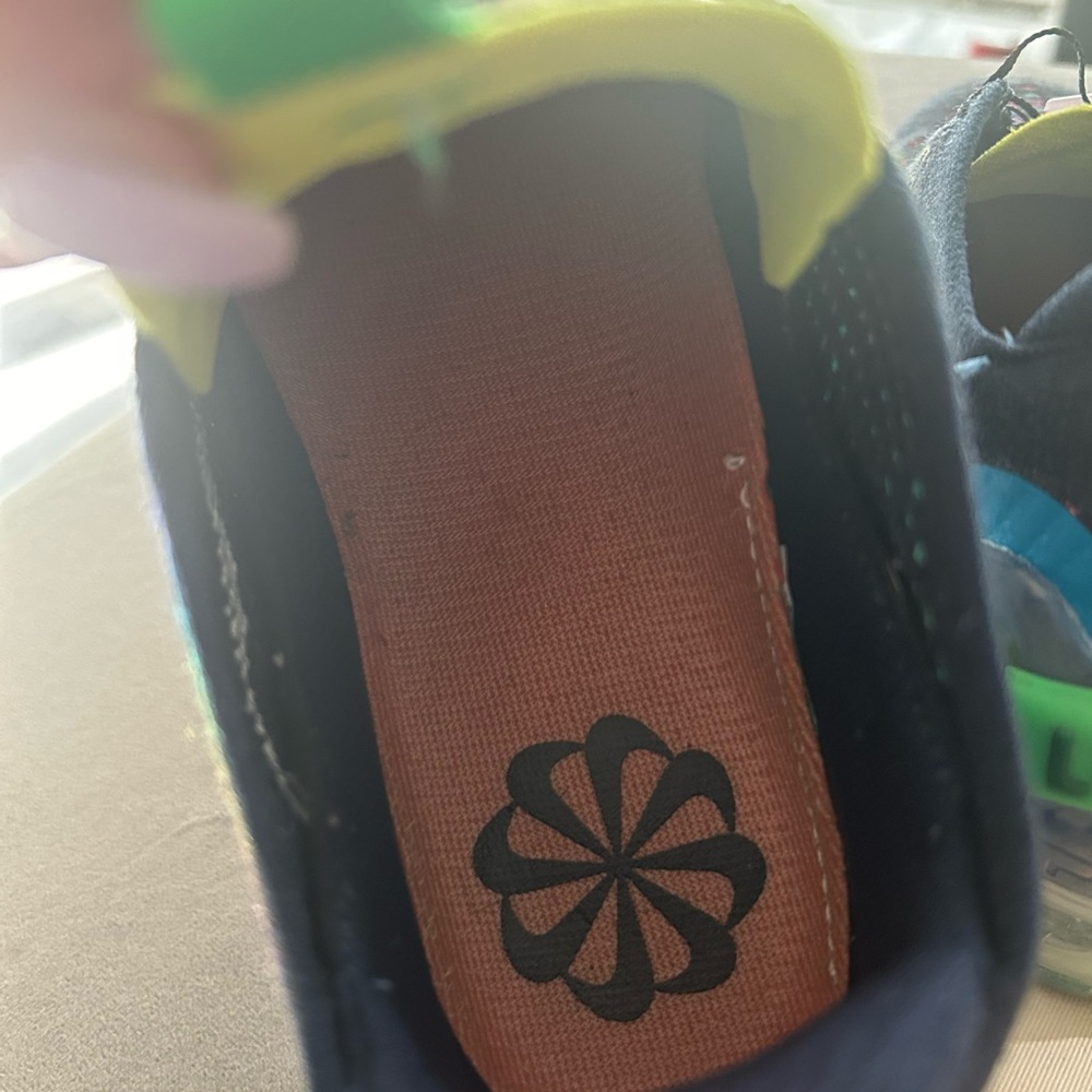 Vapor Max - Picture 4 of 5
